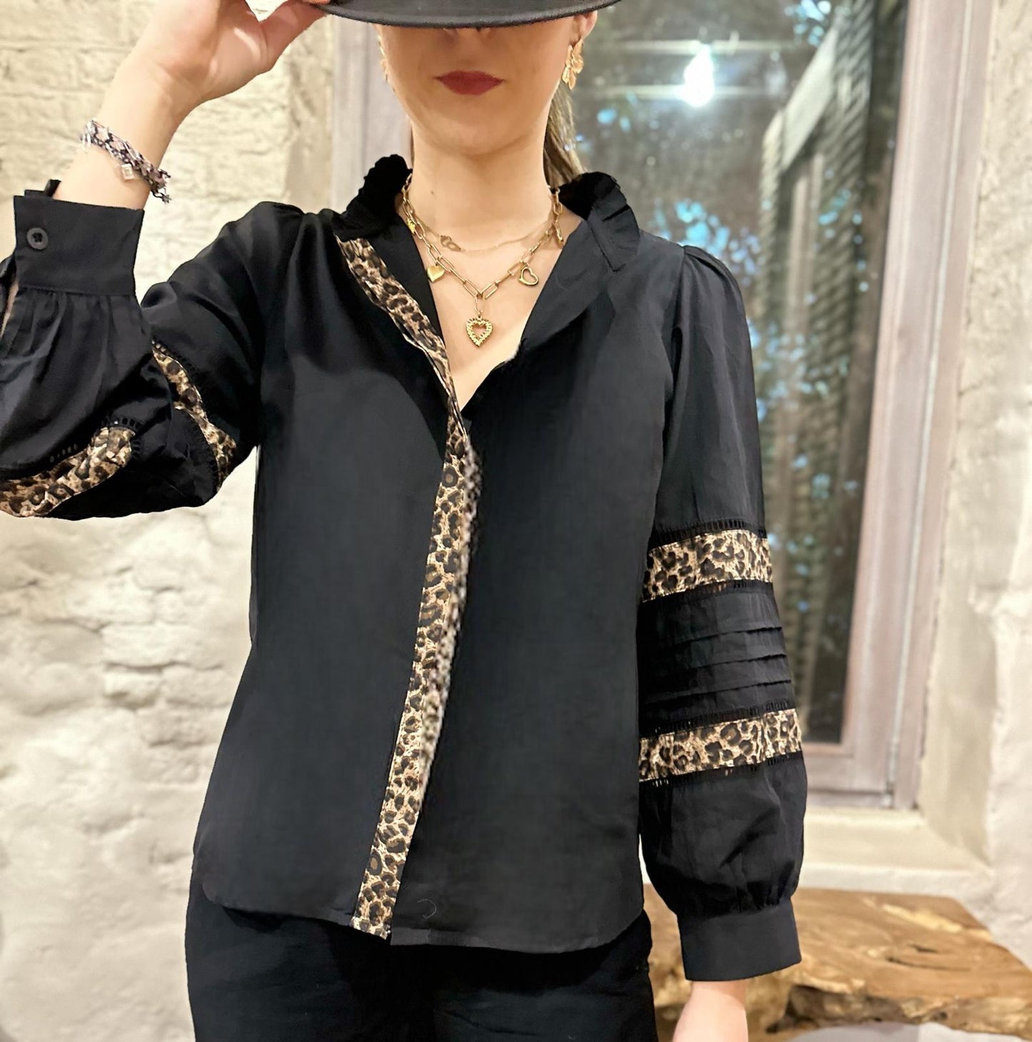Chemise noire Féline
