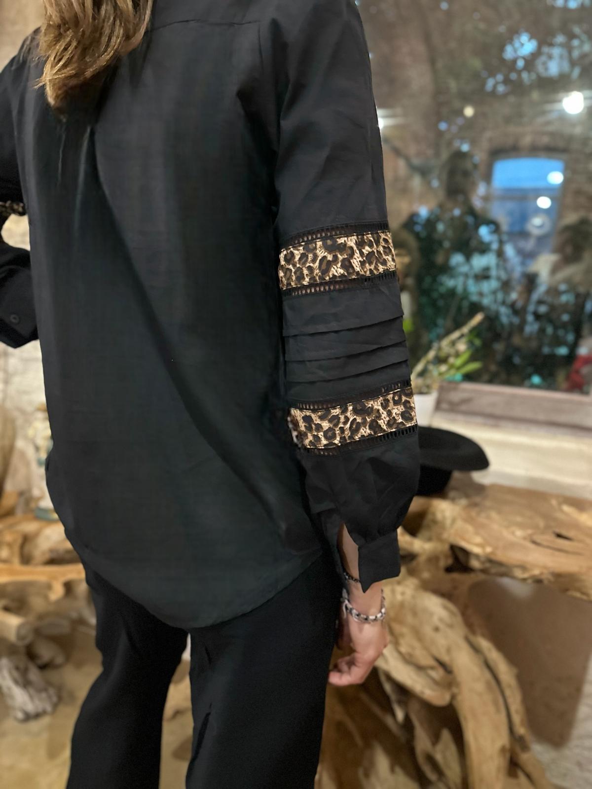 Chemise noire Féline